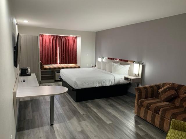 Microtel Inn And Suites Clarksville Bagian luar foto