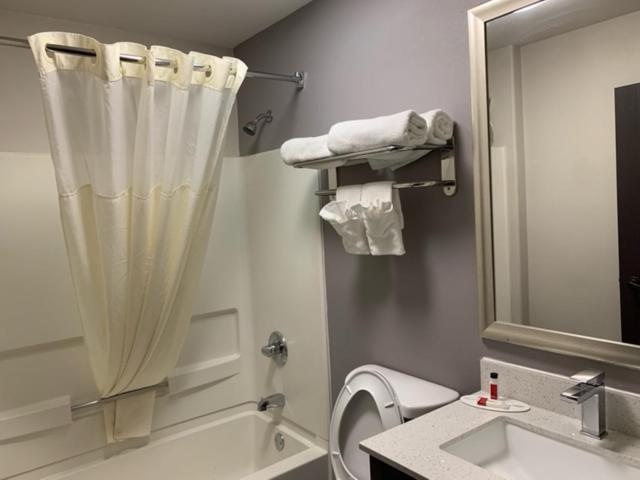 Microtel Inn And Suites Clarksville Bagian luar foto