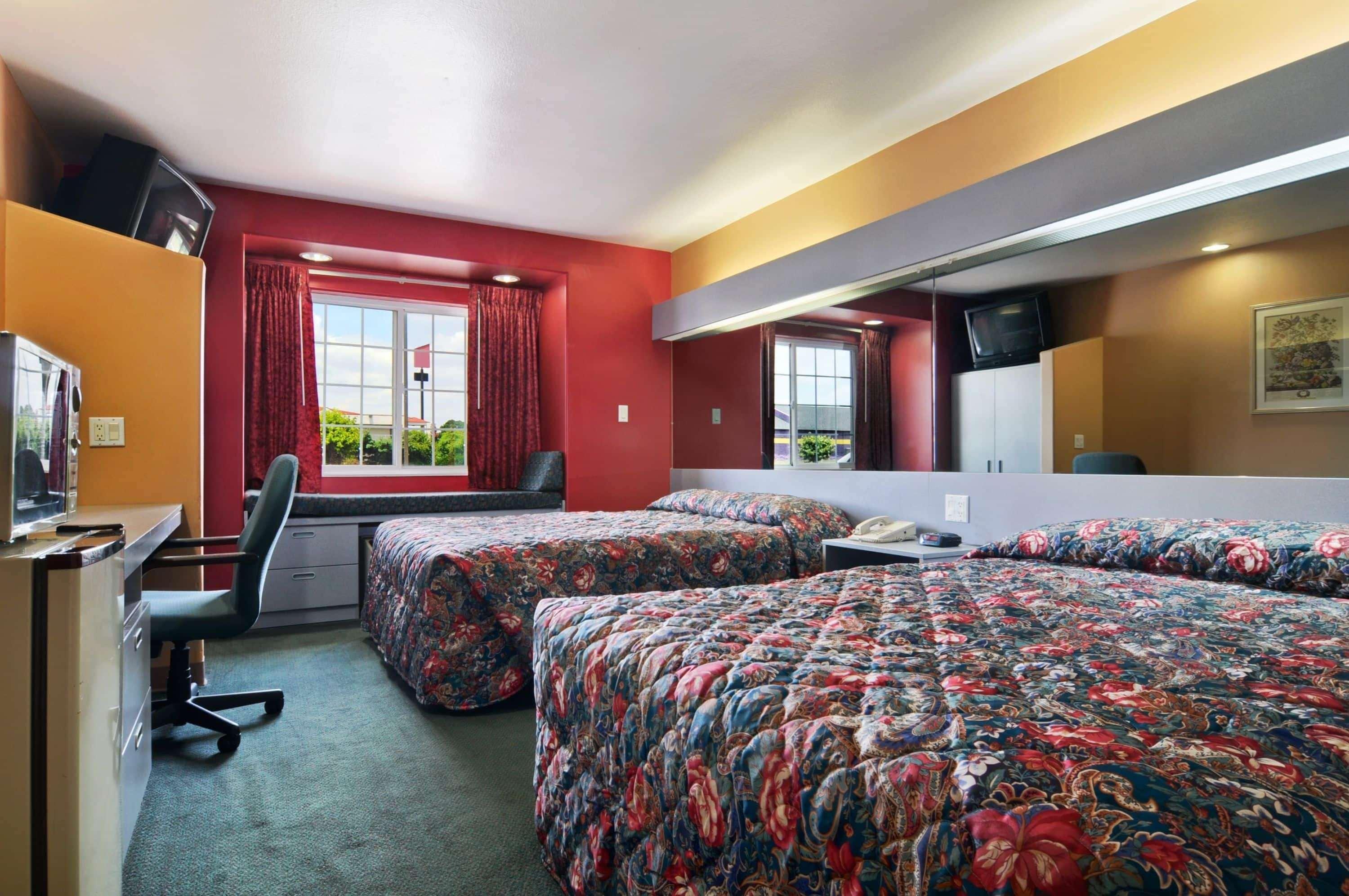 Microtel Inn And Suites Clarksville Bagian luar foto