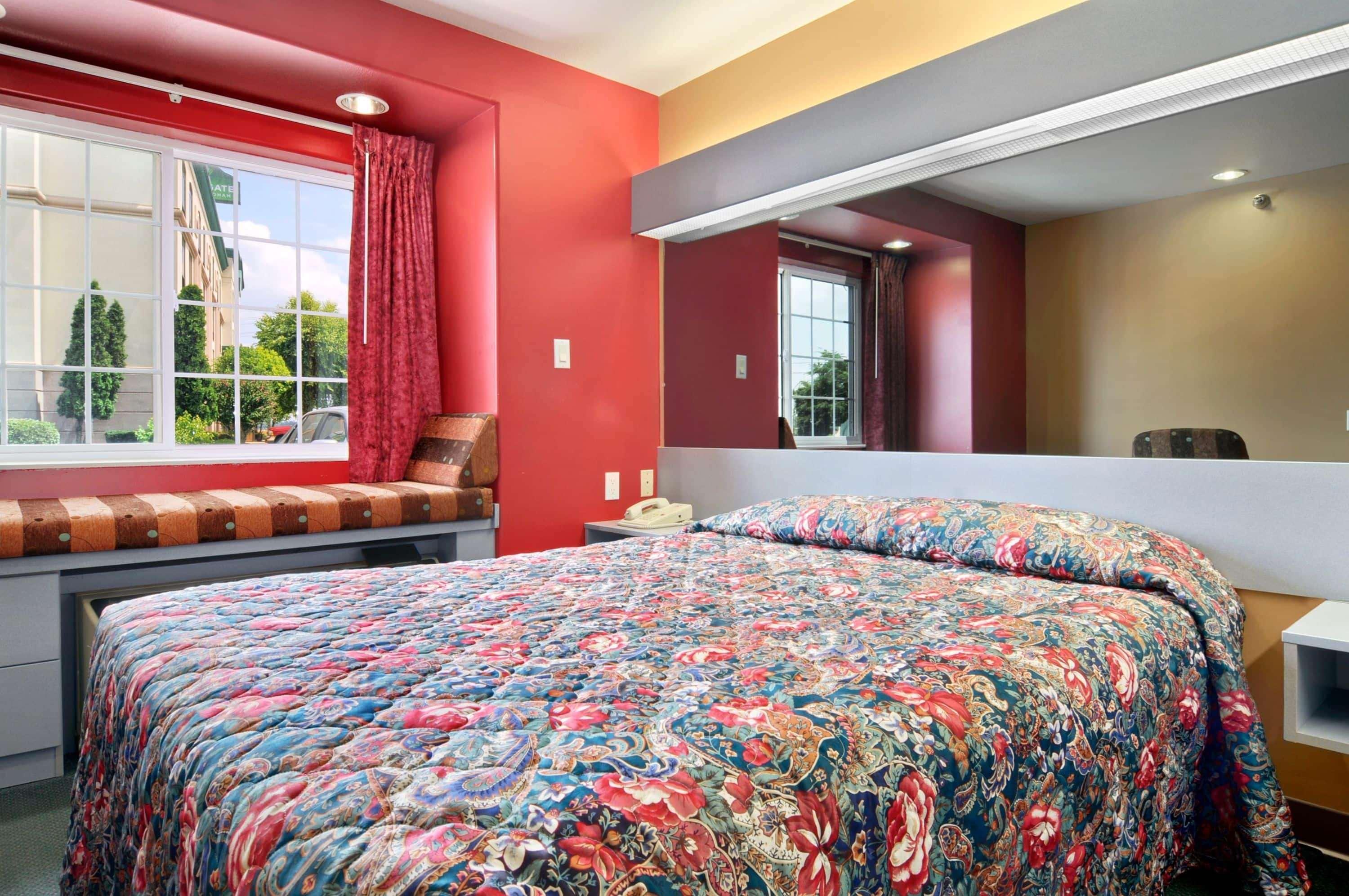 Microtel Inn And Suites Clarksville Bagian luar foto