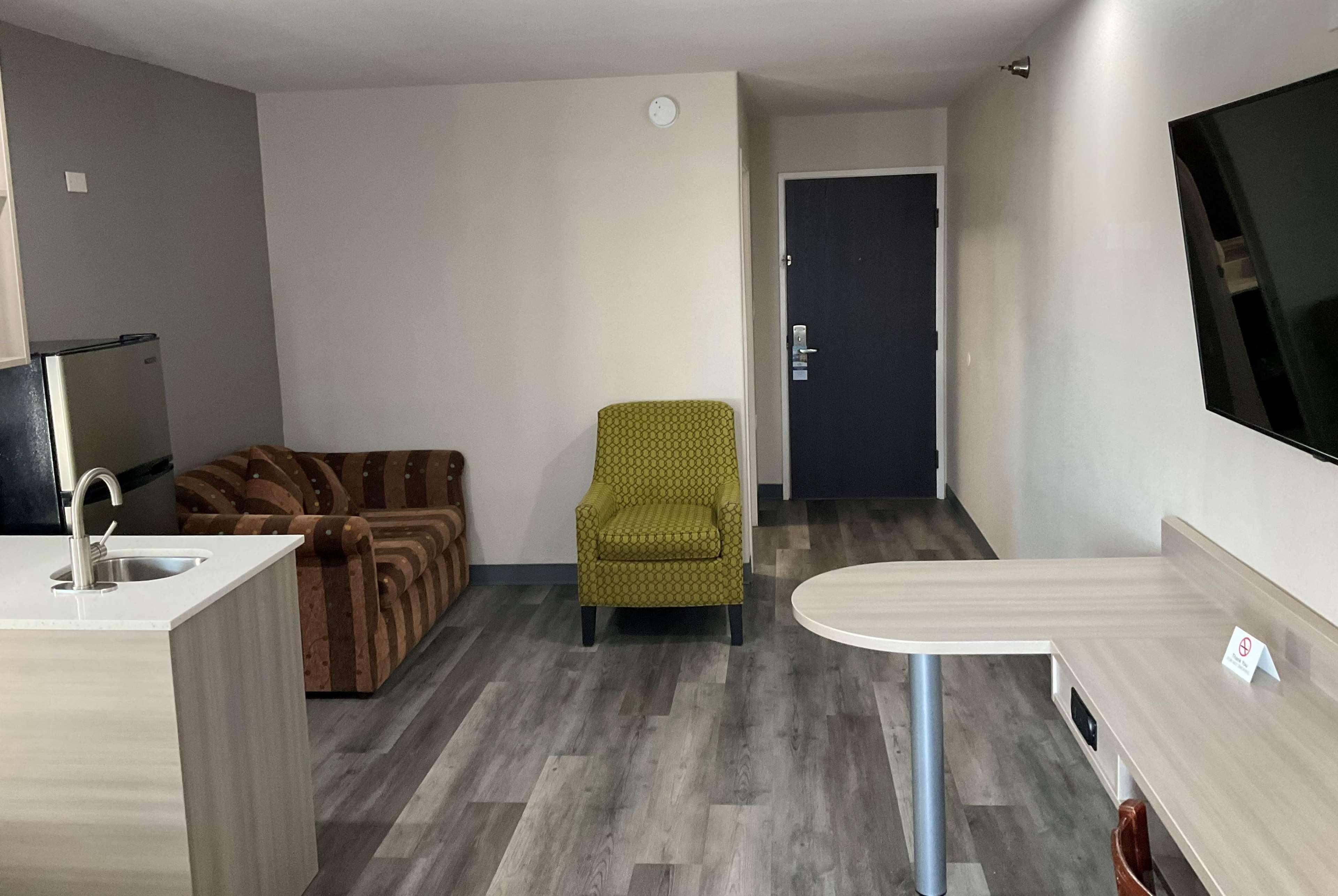 Microtel Inn And Suites Clarksville Bagian luar foto
