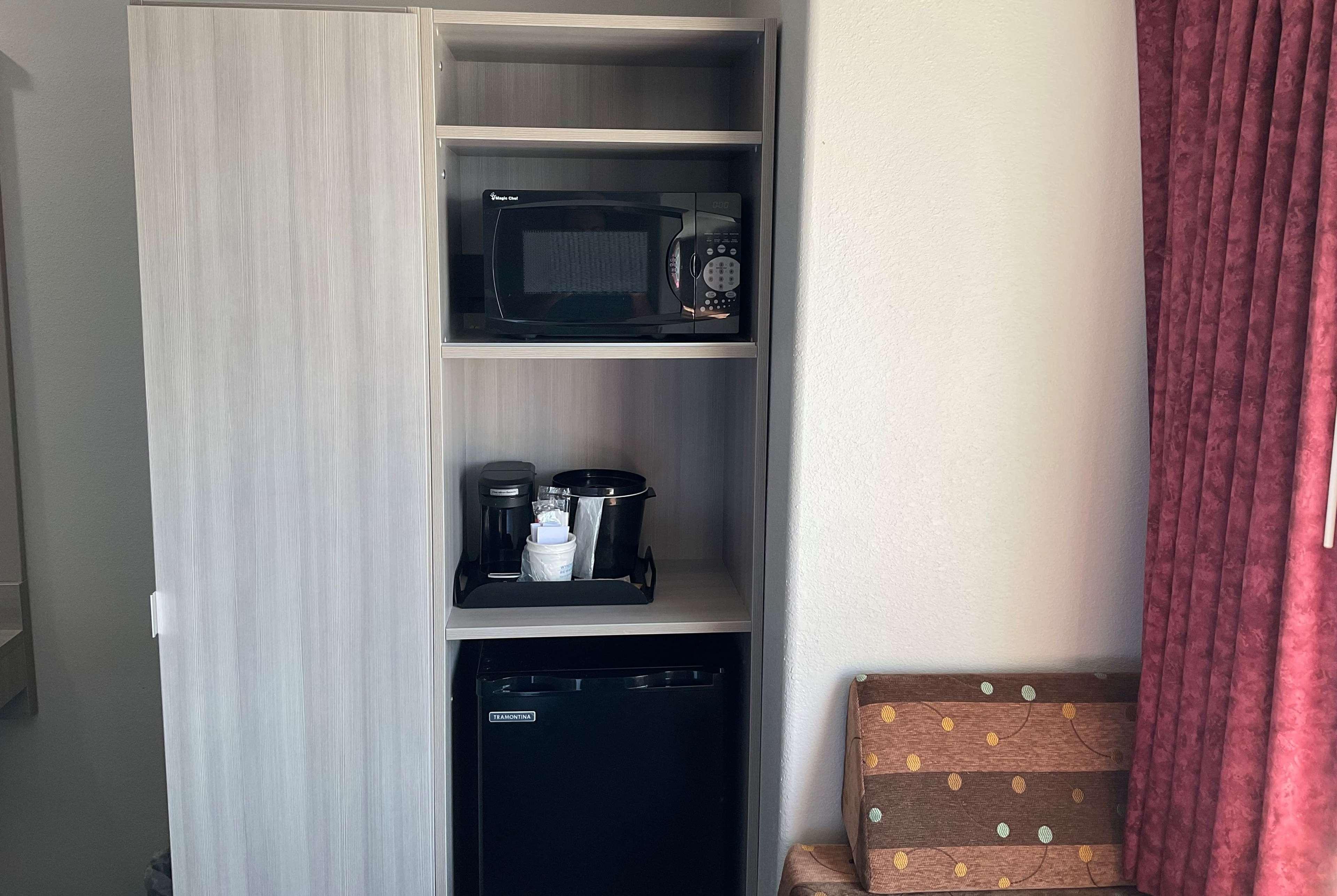 Microtel Inn And Suites Clarksville Bagian luar foto