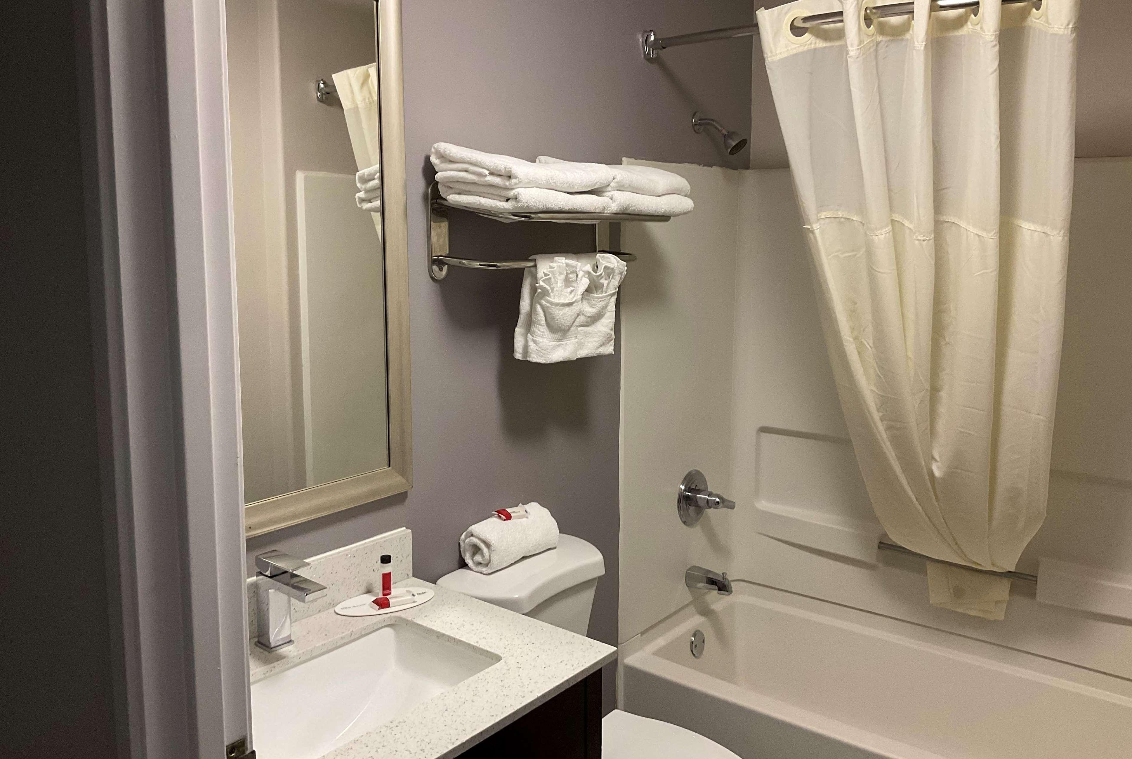 Microtel Inn And Suites Clarksville Bagian luar foto
