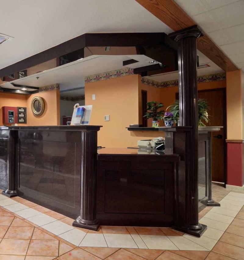 Microtel Inn And Suites Clarksville Bagian luar foto