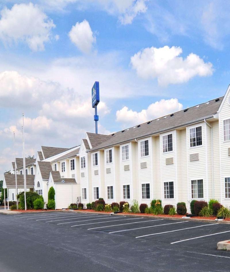 Microtel Inn And Suites Clarksville Bagian luar foto