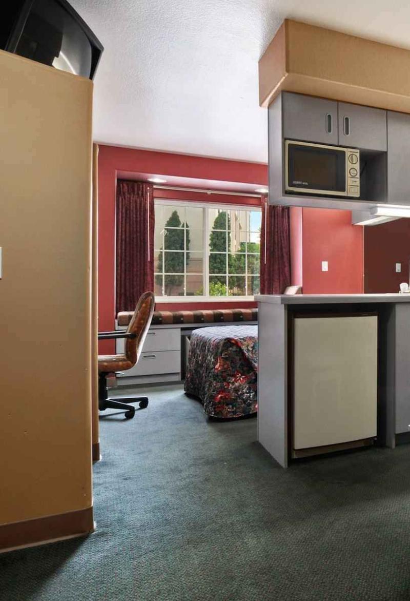 Microtel Inn And Suites Clarksville Bagian luar foto